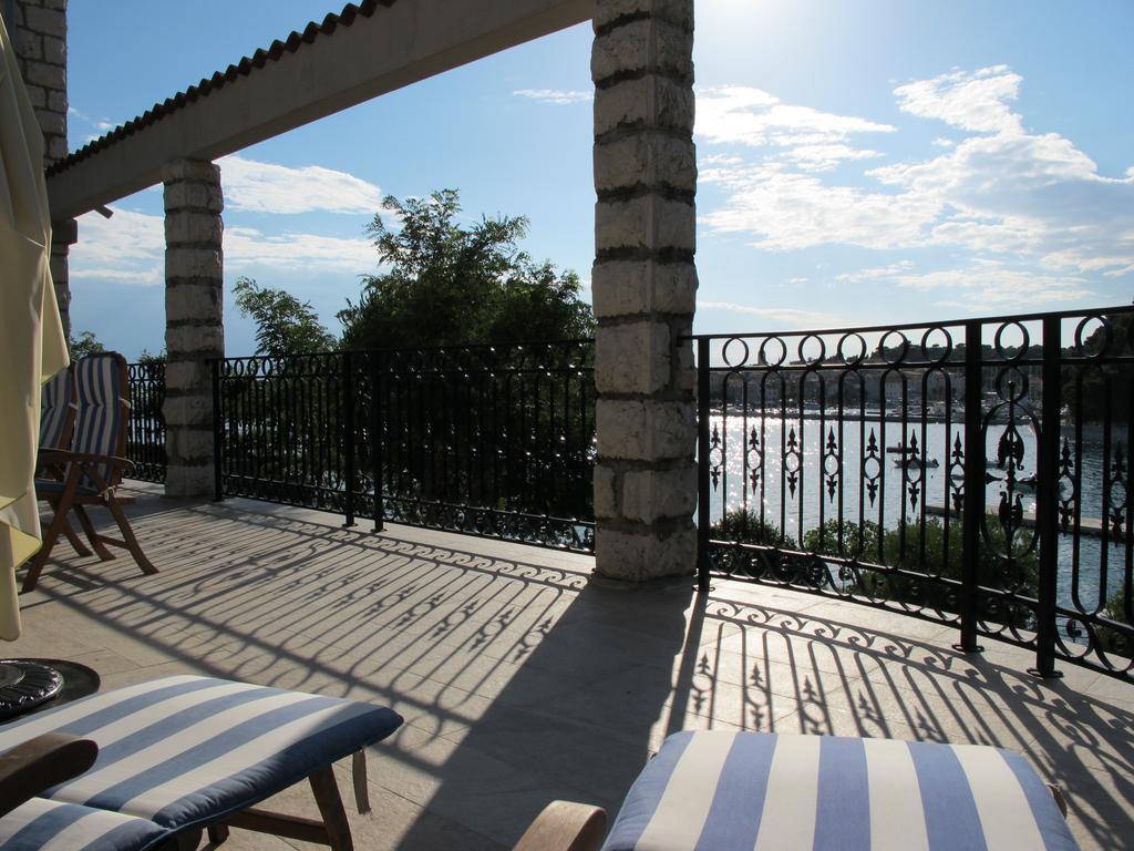 Villas Arbia - Margita Beach Hotel Banjol Buitenkant foto