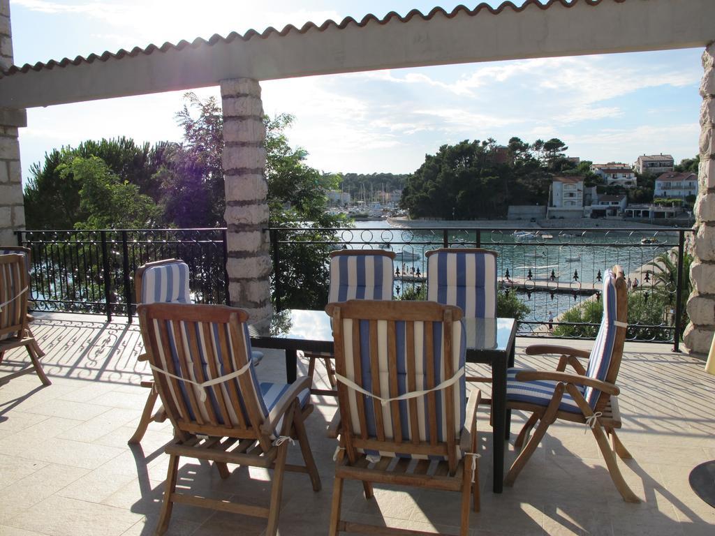Villas Arbia - Margita Beach Hotel Banjol Buitenkant foto
