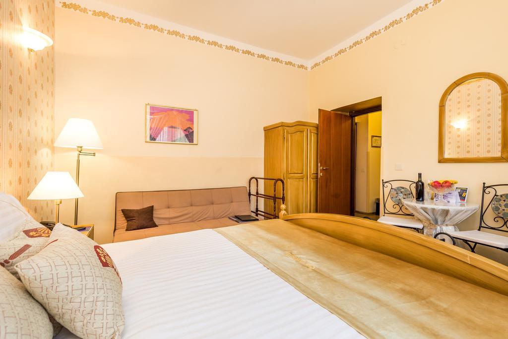Villas Arbia - Margita Beach Hotel Banjol Buitenkant foto