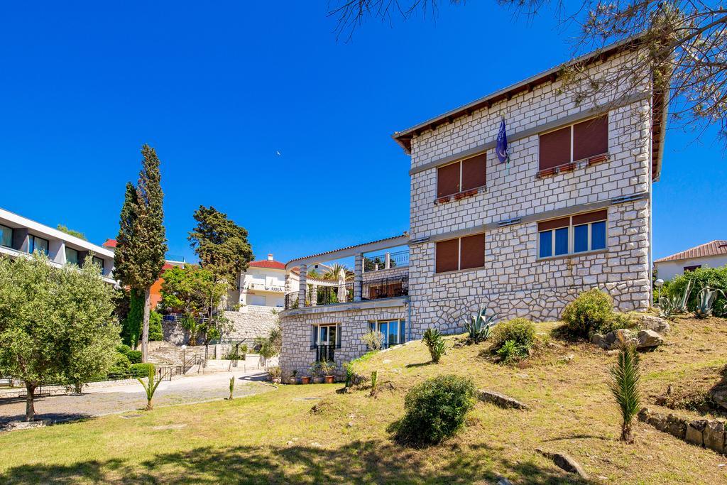 Villas Arbia - Margita Beach Hotel Banjol Buitenkant foto